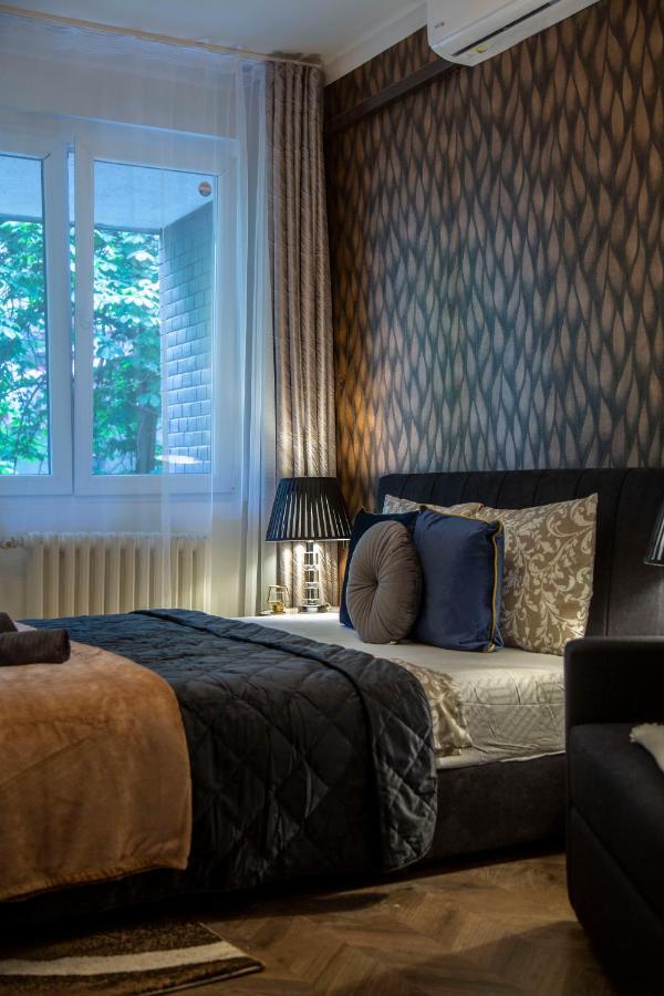 Stylish Quentin Apartment In The King Street Будапеща Екстериор снимка
