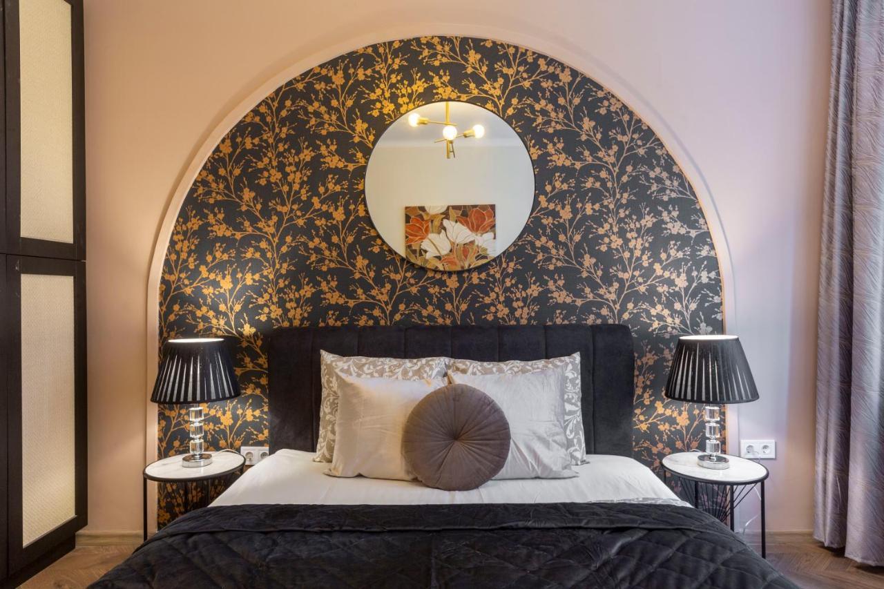 Stylish Quentin Apartment In The King Street Будапеща Екстериор снимка