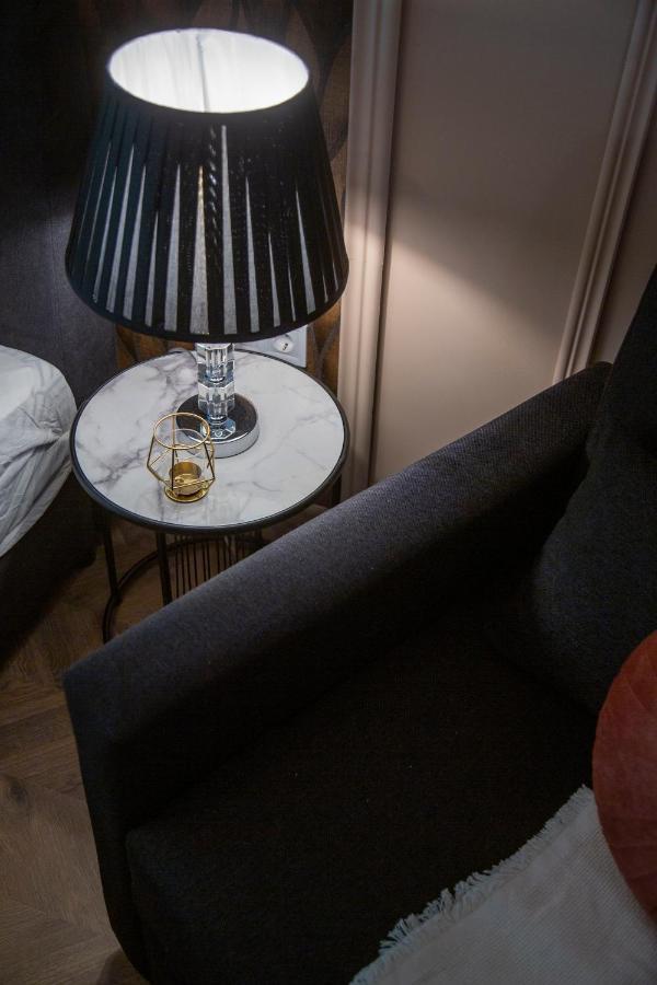 Stylish Quentin Apartment In The King Street Будапеща Екстериор снимка