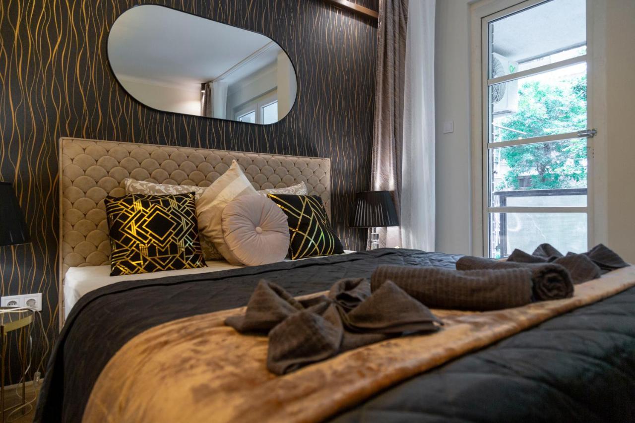 Stylish Quentin Apartment In The King Street Будапеща Екстериор снимка