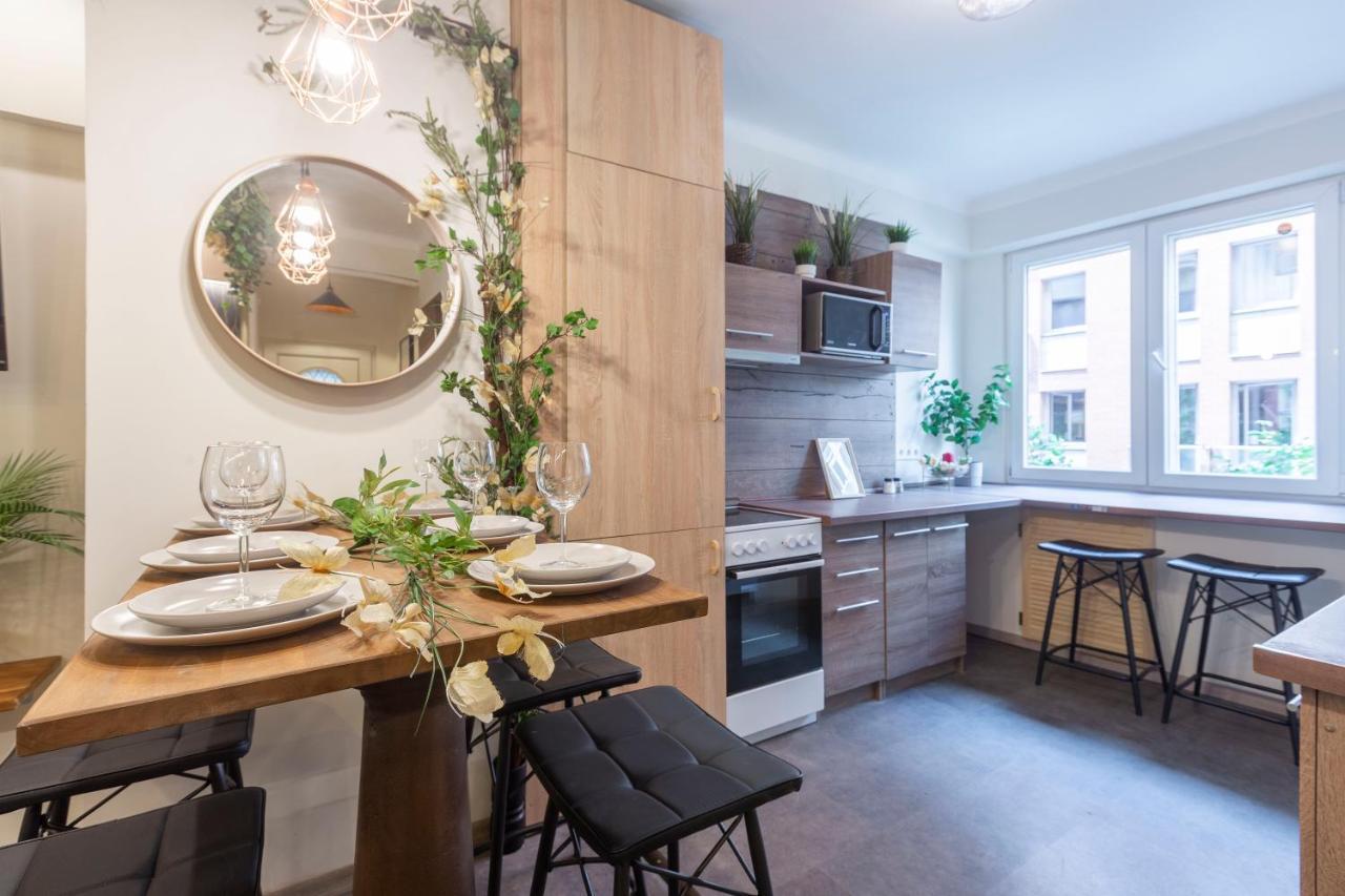 Stylish Quentin Apartment In The King Street Будапеща Екстериор снимка