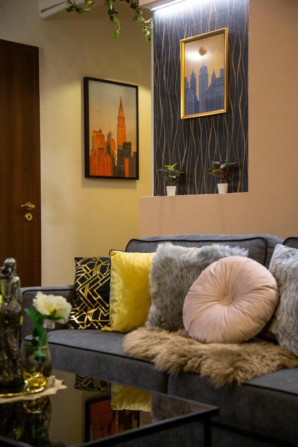 Stylish Quentin Apartment In The King Street Будапеща Екстериор снимка