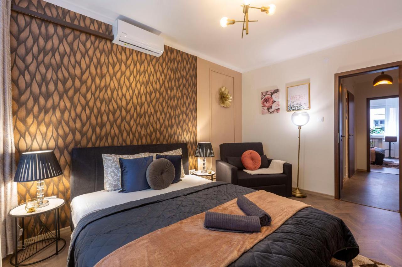 Stylish Quentin Apartment In The King Street Будапеща Екстериор снимка